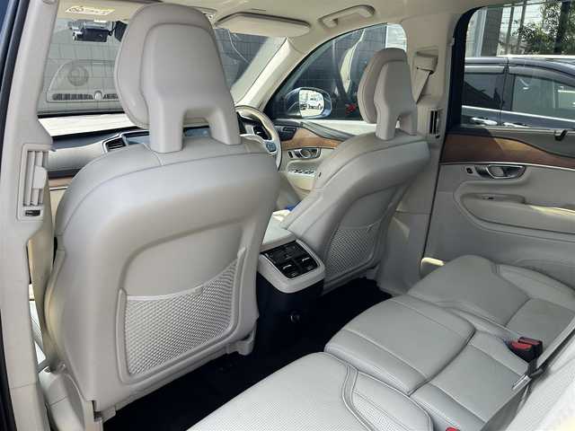 ボルボ ＸＣ９０ D5 AWD インスクリプション 埼玉県 2020(令2)年 3.6万km 紺 白革シート/harman/kardon /アダプティブクルーズコントロール /Apple Car Play /純正ナビ /全周囲カメラ /ヘッドアップディスプレイ /ブラインドスポットモニター /全席シートヒーター /前席シートエアコン/電動リアゲート