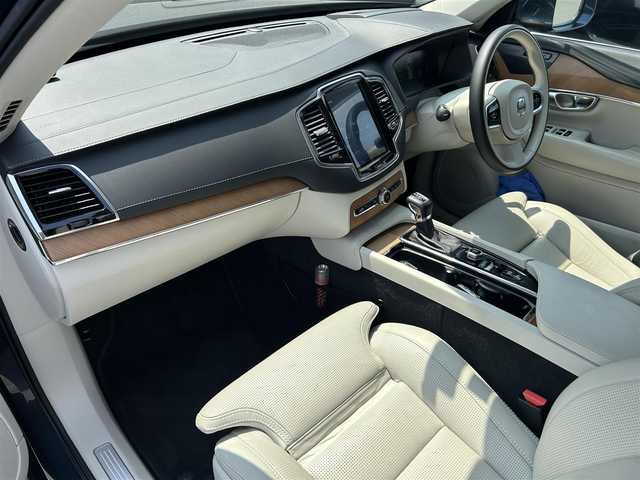 ボルボ ＸＣ９０ D5 AWD インスクリプション 埼玉県 2020(令2)年 3.6万km 紺 白革シート/harman/kardon /アダプティブクルーズコントロール /Apple Car Play /純正ナビ /全周囲カメラ /ヘッドアップディスプレイ /ブラインドスポットモニター /全席シートヒーター /前席シートエアコン/電動リアゲート