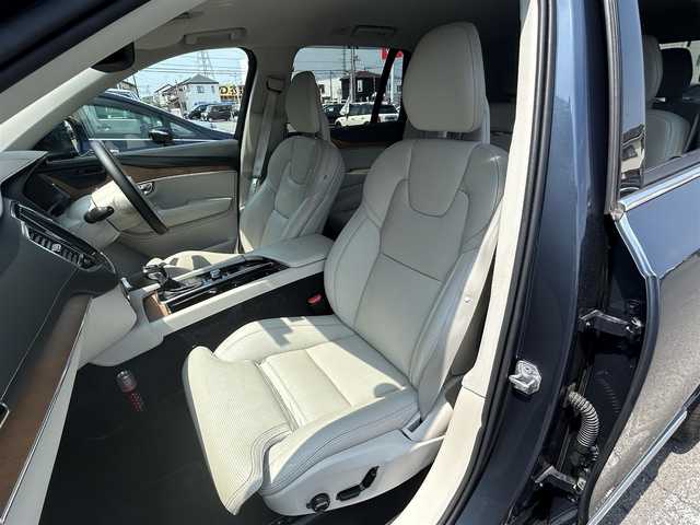 ボルボ ＸＣ９０ D5 AWD インスクリプション 埼玉県 2020(令2)年 3.6万km 紺 白革シート/harman/kardon /アダプティブクルーズコントロール /Apple Car Play /純正ナビ /全周囲カメラ /ヘッドアップディスプレイ /ブラインドスポットモニター /全席シートヒーター /前席シートエアコン/電動リアゲート