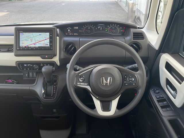 ホンダ Ｎ ＢＯＸ L 愛知県 2021(令3)年 0.8万km ルナシルバーM /禁煙//純正メモリナビ//AM/FM/USB/SD/BT//バックカメラ//ホンダセンシング//CMBS/ACC//先行車発進お知らせ//パーキングセンサー//路外逸脱抑制システム//レーンキープアシストシステム//標式認識//前後ドライブレコーダー//前席シートヒーター//片側パワースライドドア//シートバックテーブル//チップアップシート//サイドロールサンシェード//ビルトインETC//LEDオートライト//ウレタンステアリング//ステアリングスイッチ//１２V・USB電源//プッシュスタート//スマートキー//保証書//取説//ナビ取説//ディーラー記録簿