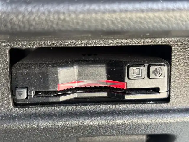 スズキ スペーシア カスタム HYBRID XS ターボ 滋賀県 2023(令5)年 1.5万km ピュアホワイトパール/ブラック2トーン carrozzeriaナビ/(Bluetooth/フルセグ/CD/DVD/AUX)/スズキセーフティーサポート/・アダプティブクルーズコントロール/・レーンキープアシスト/・標識認識/・衝突軽減ブレーキ/・先行車発進告知/・オートハイビーム/LEDオートライト/フォグ/ヘッドアップディスプレイ/ハーフレザーシート/シートヒーター/ステアリングヒーター/両側電動スライドドア/電動パーキング/ブレーキホールド/ETC/USB/パドルシフト/スペアキー