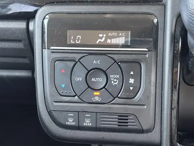 スズキ スペーシア カスタム HYBRID XS ターボ 滋賀県 2023(令5)年 1.5万km ピュアホワイトパール/ブラック2トーン carrozzeriaナビ/(Bluetooth/フルセグ/CD/DVD/AUX)/スズキセーフティーサポート/・アダプティブクルーズコントロール/・レーンキープアシスト/・標識認識/・衝突軽減ブレーキ/・先行車発進告知/・オートハイビーム/LEDオートライト/フォグ/ヘッドアップディスプレイ/ハーフレザーシート/シートヒーター/ステアリングヒーター/両側電動スライドドア/電動パーキング/ブレーキホールド/ETC/USB/パドルシフト/スペアキー