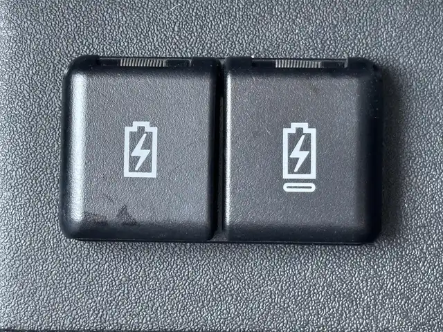 スズキ スペーシア カスタム HYBRID XS ターボ 滋賀県 2023(令5)年 1.5万km ピュアホワイトパール/ブラック2トーン carrozzeriaナビ/(Bluetooth/フルセグ/CD/DVD/AUX)/スズキセーフティーサポート/・アダプティブクルーズコントロール/・レーンキープアシスト/・標識認識/・衝突軽減ブレーキ/・先行車発進告知/・オートハイビーム/LEDオートライト/フォグ/ヘッドアップディスプレイ/ハーフレザーシート/シートヒーター/ステアリングヒーター/両側電動スライドドア/電動パーキング/ブレーキホールド/ETC/USB/パドルシフト/スペアキー