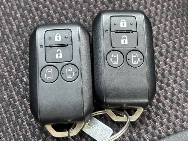 スズキ スペーシア カスタム HYBRID XS ターボ 滋賀県 2023(令5)年 1.5万km ピュアホワイトパール/ブラック2トーン carrozzeriaナビ/(Bluetooth/フルセグ/CD/DVD/AUX)/スズキセーフティーサポート/・アダプティブクルーズコントロール/・レーンキープアシスト/・標識認識/・衝突軽減ブレーキ/・先行車発進告知/・オートハイビーム/LEDオートライト/フォグ/ヘッドアップディスプレイ/ハーフレザーシート/シートヒーター/ステアリングヒーター/両側電動スライドドア/電動パーキング/ブレーキホールド/ETC/USB/パドルシフト/スペアキー