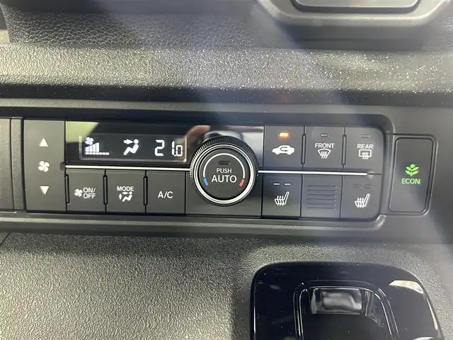 ホンダ Ｎ ＢＯＸ カスタム 佐賀県 2024(令6)年 0.4万km クリスタルブラックパール 純正8インチナビ/フルセグTV/Bluetooth/バックカメラ/片側パワースライドドア/ホンダセンシング/レーダークルーズコントロール/コーナーセンサー/運転席・助手席シートヒーター/LEDヘッドライト/純正14インチアルミホイール/純正フロアマット