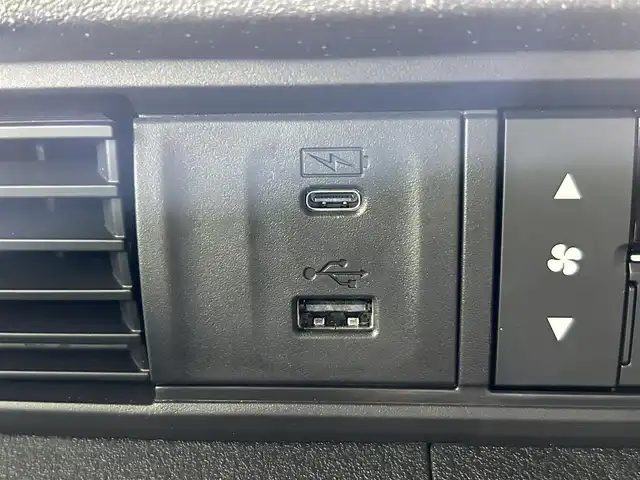 ホンダ Ｎ ＢＯＸ カスタム 佐賀県 2024(令6)年 0.4万km クリスタルブラックパール 純正8インチナビ/フルセグTV/Bluetooth/バックカメラ/片側パワースライドドア/ホンダセンシング/レーダークルーズコントロール/コーナーセンサー/運転席・助手席シートヒーター/LEDヘッドライト/純正14インチアルミホイール/純正フロアマット