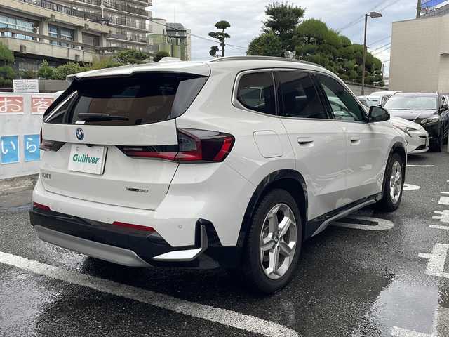 ＢＭＷ ＢＭＷ ｉＸ１ xDrive30 Xライン 大阪府 2023(令5)年 3.3万km アルピンホワイトⅢ 純正ナビ/Bluetoothオーディーオ/全周囲カメラ/バックカメラ/ヘッドアップディスプレイ/衝突軽減ブレーキ/車線逸脱警報/レーダークルーズコントロール/レザーシート/シートヒーター/パワーバックドア/スマートキー/LEDライト/ETC/ドラレコ