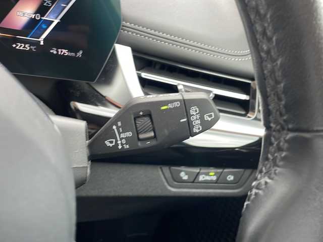 ＢＭＷ ＢＭＷ ｉＸ１ xDrive30 Xライン 大阪府 2023(令5)年 3.3万km アルピンホワイトⅢ 純正ナビ/Bluetoothオーディーオ/全周囲カメラ/バックカメラ/ヘッドアップディスプレイ/衝突軽減ブレーキ/車線逸脱警報/レーダークルーズコントロール/レザーシート/シートヒーター/パワーバックドア/スマートキー/LEDライト/ETC/ドラレコ