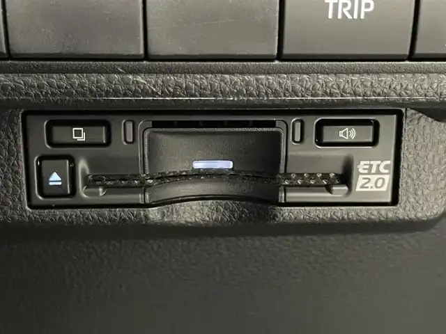 トヨタ カローラツーリング ハイブリッド ダブルバイビー 愛知県 2023(令5)年 3.9万km プラチナホワイトパールマイカ 純正１０．５型ナビ　BSM　追従クルコン　セーフティセンス　禁煙　フルセグ　黒ハーフレザー　Bluetooth　バックカメラ　車線逸脱　衝突軽減　ETC　USB　コーナーセンサー　LEDライト　フォグ　純正マット　ミラキャスト　電子パーキング　スマートキー　プッシュスタート