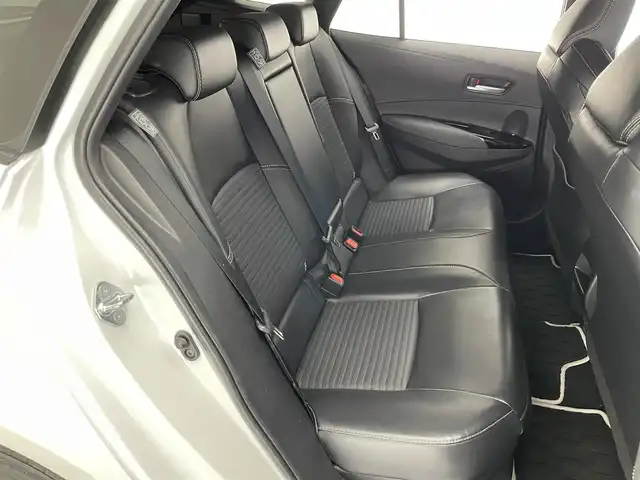 トヨタ カローラツーリング ハイブリッド ダブルバイビー 愛知県 2023(令5)年 3.9万km プラチナホワイトパールマイカ 純正１０．５型ナビ　BSM　追従クルコン　セーフティセンス　禁煙　フルセグ　黒ハーフレザー　Bluetooth　バックカメラ　車線逸脱　衝突軽減　ETC　USB　コーナーセンサー　LEDライト　フォグ　純正マット　ミラキャスト　電子パーキング　スマートキー　プッシュスタート