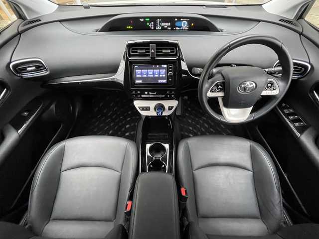 トヨタ プリウス A ツーリングセレクション 福島県 2018(平30)年 5.8万km ホワイトパールクリスタルシャイン 純正ナビ/バックカメラ/レーダークルーズコントロール/トヨタセーフティセンス/シートヒーター/ETC/フルセグTV/コーナーセンサー/オートマチックハイビーム/LEDヘッドライト