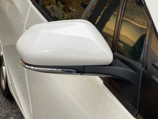 トヨタ プリウス A ツーリングセレクション 福島県 2018(平30)年 5.8万km ホワイトパールクリスタルシャイン 純正ナビ/バックカメラ/レーダークルーズコントロール/トヨタセーフティセンス/シートヒーター/ETC/フルセグTV/コーナーセンサー/オートマチックハイビーム/LEDヘッドライト