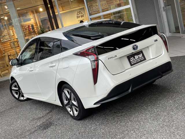 トヨタ プリウス A ツーリングセレクション 福島県 2018(平30)年 5.8万km ホワイトパールクリスタルシャイン 純正ナビ/バックカメラ/レーダークルーズコントロール/トヨタセーフティセンス/シートヒーター/ETC/フルセグTV/コーナーセンサー/オートマチックハイビーム/LEDヘッドライト