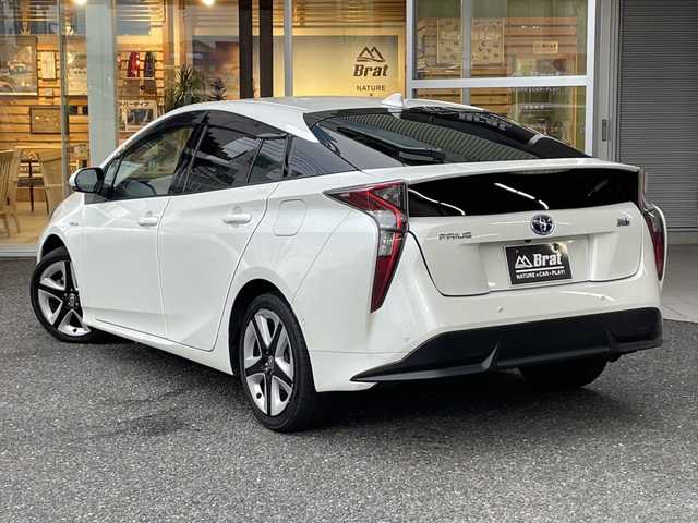 トヨタ プリウス A ツーリングセレクション 福島県 2018(平30)年 5.8万km ホワイトパールクリスタルシャイン 純正ナビ/バックカメラ/レーダークルーズコントロール/トヨタセーフティセンス/シートヒーター/ETC/フルセグTV/コーナーセンサー/オートマチックハイビーム/LEDヘッドライト