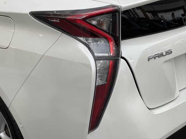 トヨタ プリウス A ツーリングセレクション 福島県 2018(平30)年 5.8万km ホワイトパールクリスタルシャイン 純正ナビ/バックカメラ/レーダークルーズコントロール/トヨタセーフティセンス/シートヒーター/ETC/フルセグTV/コーナーセンサー/オートマチックハイビーム/LEDヘッドライト
