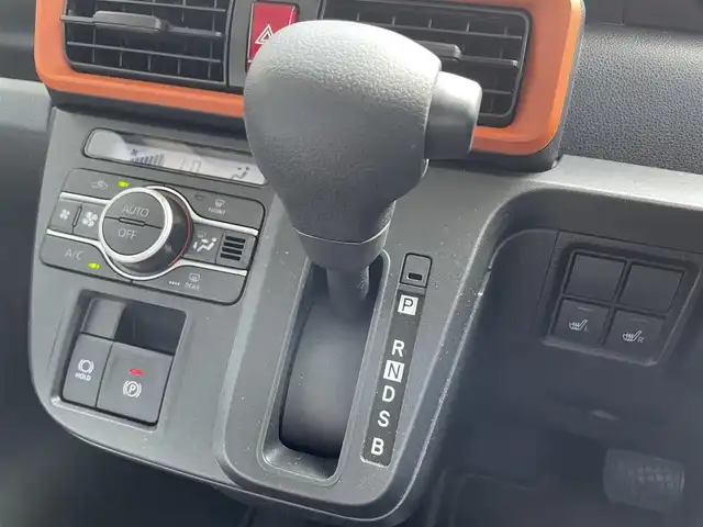 ダイハツ タント ファンクロス 滋賀県 2024(令6)年 0.9万km サンドベージュメタリック 社外ナビ/CD/DVD/Bluetooth/フルセグテレビ/スマートアシスト/・衝突回避支援ブレーキ機能/・ブレーキ制御付後発進抑制機能/・車線逸脱抑制機能/・ふらつき警報/・先行車発進お知らせ機能/・標識認識機能/・オートハイビーム/・コーナーセンサー/両側パワースライドドア/LEDヘッドライト/オートライト/フォグランプ/D/N席シートヒーター /プッシュスタート /スマートキー/スペアキー/純正フロアマット