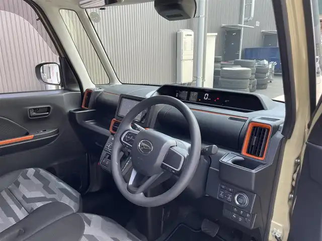 ダイハツ タント ファンクロス 滋賀県 2024(令6)年 0.9万km サンドベージュメタリック 社外ナビ/CD/DVD/Bluetooth/フルセグテレビ/スマートアシスト/・衝突回避支援ブレーキ機能/・ブレーキ制御付後発進抑制機能/・車線逸脱抑制機能/・ふらつき警報/・先行車発進お知らせ機能/・標識認識機能/・オートハイビーム/・コーナーセンサー/両側パワースライドドア/LEDヘッドライト/オートライト/フォグランプ/D/N席シートヒーター /プッシュスタート /スマートキー/スペアキー/純正フロアマット