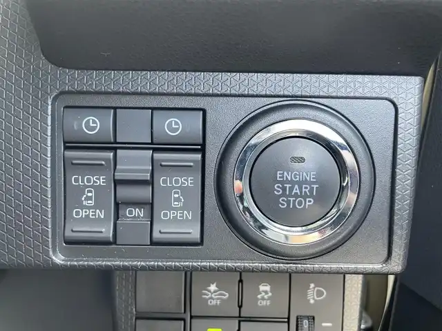 ダイハツ タント ファンクロス 滋賀県 2024(令6)年 0.9万km サンドベージュメタリック 社外ナビ/CD/DVD/Bluetooth/フルセグテレビ/スマートアシスト/・衝突回避支援ブレーキ機能/・ブレーキ制御付後発進抑制機能/・車線逸脱抑制機能/・ふらつき警報/・先行車発進お知らせ機能/・標識認識機能/・オートハイビーム/・コーナーセンサー/両側パワースライドドア/LEDヘッドライト/オートライト/フォグランプ/D/N席シートヒーター /プッシュスタート /スマートキー/スペアキー/純正フロアマット