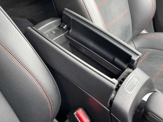 メルセデス・ベンツ Ｂ２００ｄ AMGライン 埼玉県 2019(令1)年 5.3万km オブシディアンブラック 黒半革シート/純正HDDナビ/(Bluetooth/USB/フルセグ)/アダプティブクルーズコントロール/ブラインドスポットモニター/シートヒーター/純正１８インチアルミホイール/電動リアゲート/パークアシスト/純正ドラレコ/ＬＥＤヘッドライト