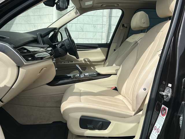 ＢＭＷ Ｘ５ xDrive 35d xライン 神奈川県 2014(平26)年 8.7万km 茶 サンルーフ/純正ナビ（CD/DVD/AUX/BT/フルセグTV)/360°カメラ/クルーズコントロール/衝突被害軽減ブレーキシステム/オートハイビーム/前後ドラレコ/ETC/コーナーセンサー/前席パワーシート（D席メモリシート）/前席シートヒーター/電動リアゲート/電動チルト/ルーフレール/純正フロアマット/保証書/取扱説明書