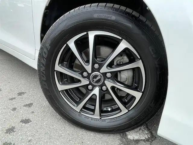 トヨタ エスクァイア ハイブリッド Gi 東京都 2018(平30)年 7.4万km ホワイトパールクリスタルシャイン 社外ナビ/バックモニター/プリクラッシュセーフティ/クリアランスソナー/レーンディパーチャーアラート/クルーズコントロール/オートマチックハイビーム/車両接近通報装置/シートヒーター/両側電動ドア/ETC