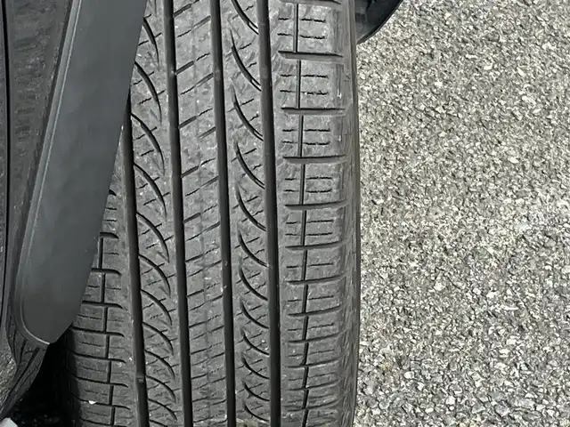 トヨタ ＲＡＶ４ アドベンチャー 山口県 2023(令5)年 3.7万km グレーメタリック 純正ナビ＆バックカメラ/　＆フルセグTV/純正フロアマット/純正LEDオートライト/純正LEDフォグランプ/純正19インチアルミ/デジタルインナーミラー/パワーバックドア/オートハイビーム/ステアリングヒーター/運転席パワーシート/フロントシートヒーター/＆シートベンチレーション/プリクラッシュセーフティ/レーンキープアシスト/ブラインドスポットモニター/パーキングサポートブレーキ/リアクロストラフィックアラート/ビルトインETC2.0