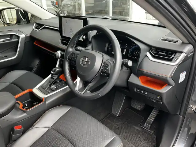 トヨタ ＲＡＶ４ アドベンチャー 山口県 2023(令5)年 3.7万km グレーメタリック 純正ナビ＆バックカメラ/　＆フルセグTV/純正フロアマット/純正LEDオートライト/純正LEDフォグランプ/純正19インチアルミ/デジタルインナーミラー/パワーバックドア/オートハイビーム/ステアリングヒーター/運転席パワーシート/フロントシートヒーター/＆シートベンチレーション/プリクラッシュセーフティ/レーンキープアシスト/ブラインドスポットモニター/パーキングサポートブレーキ/リアクロストラフィックアラート/ビルトインETC2.0