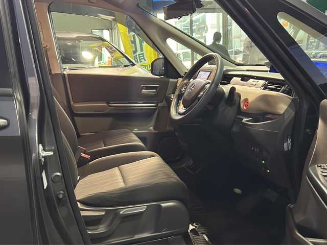 ホンダ フリード ハイブリット G ホンダセンシング 大分県 2016(平28)年 8万km モダンスティールM ワンオーナー/ホンダセンシング/純正ナビ/CD/DVD/Bluetooth/フルセグTV/バックカメラ/両側パワースライドドア/ビルトインETC/LEDヘッドランプ/オートライト/アダプティブクルーズコントロール/純正フロアマット/ドアバイザー/スマートキー/エンジンプッシュスタート/保証書/取説/スペアキー1本