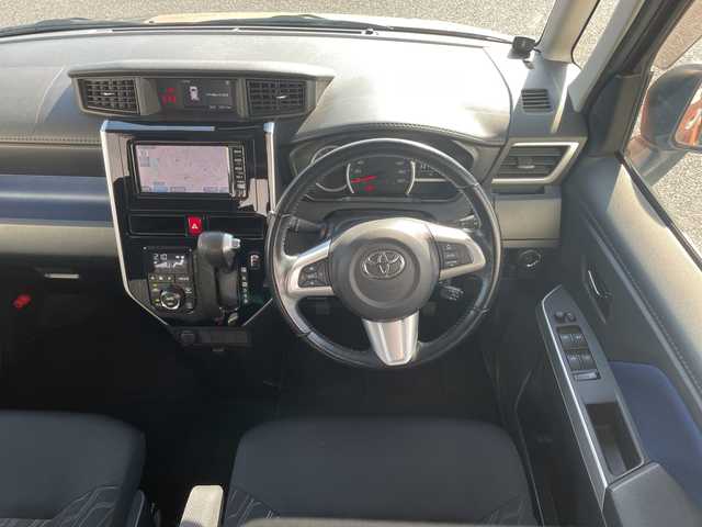 トヨタ ルーミー カスタムG S 千葉県 2017(平29)年 3万km ブラックマイカメタリック/ブリリアントカッパークリスタルマイカ 2トーン 純正SDナビ/(FM/AM/CD/SD/TV/Bluetooth)/バックカメラ/衝突被害軽減システム/クルーズコントロール/両側パワースライドドア/横滑り防止装置/ETC/ドライブレコーダー/アイドリングストップ/LEDヘッドライト/フォグランプ/オートライト/ウィンカーミラー/電動格納ミラー/純正14インチAW/シートリフター/プッシュスタート/スマートキー/フロアマット/ドアバイザー/スペアキー/取扱説明書