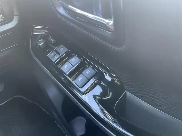 トヨタ ヴォクシー ハイブリッド ZS 煌Ⅱ 埼玉県 2019(平31)年 4.3万km ホワイトパールクリスタルシャイン ・純正ナビ/・純正フリップダウンモニター/・トヨタセーフティセンス/・レザー調シートカバー/・シートヒーター/・クルーズコントロール/・ドライブレコーダー/・コーナーセンサー/・バックカメラ