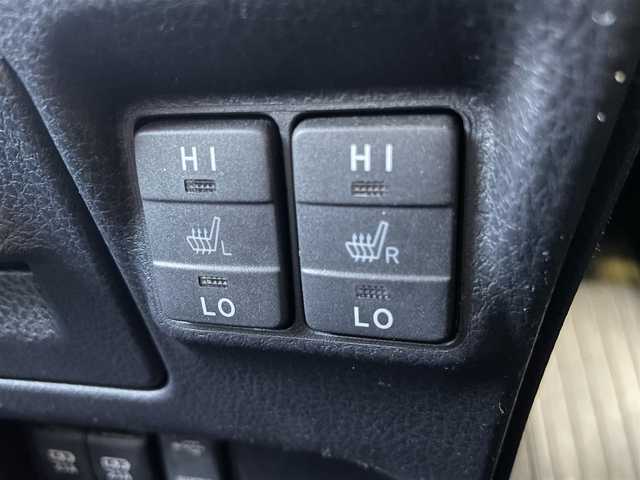 トヨタ ヴォクシー ハイブリッド ZS 煌Ⅱ 埼玉県 2019(平31)年 4.3万km ホワイトパールクリスタルシャイン ・純正ナビ/・純正フリップダウンモニター/・トヨタセーフティセンス/・レザー調シートカバー/・シートヒーター/・クルーズコントロール/・ドライブレコーダー/・コーナーセンサー/・バックカメラ