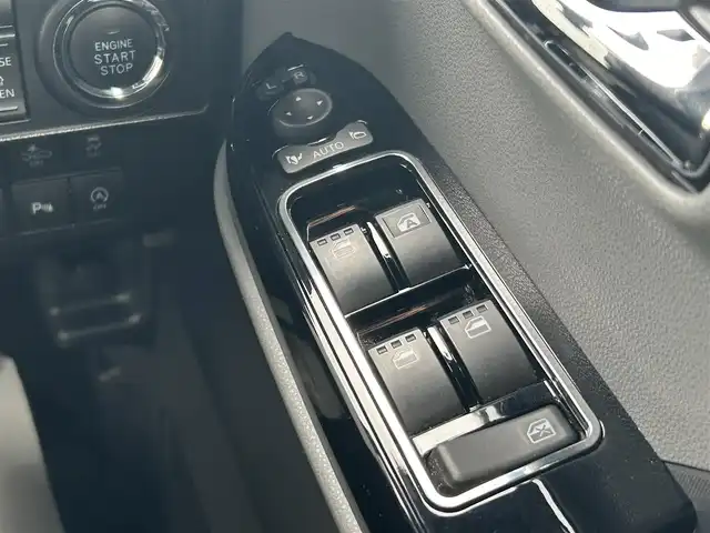 ダイハツ タント カスタム RS セレクション 東京都 2020(令2)年 3.6万km シャイニングホワイトパール 純正SDナビ（NSZN-Y70DS）/・Bluetooth/TV/SD/CD/DVD/HDMI/スマートアシスト/アダクティブクルーズコントロール/レーンキープアシスト/盗難防止装置/コーナーセンサー/ドライブレコーダー/オートライト/サンシェード/シートヒーター/プッシュスタート/オートエアコン/バックカメラ/ETC/15インチ純正アルミホイール/取扱説明書/スペアキー1本