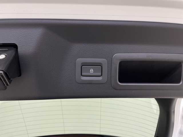 マツダ ＭＸ－３０ロータリーＥＶ ナチュラルモノトーン 鹿児島県 2023(令5)年 0.3万km セラミックメタリック 純正マツダコネクトナビ/(BT/FM/AM/フルセグTV)/全方位カメラ/バックカメラ/オートマチックハイビーム/パドルシフト/電動パーキングブレーキ/オートホールド/ブラインドスポットモニター/シティブレーキアシスト/レーダークルーズコントロール/BOSEサウンドシステム/メモリ付パワーシート/シートヒーター/ステアリングヒーター