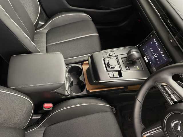 マツダ ＭＸ－３０ロータリーＥＶ ナチュラルモノトーン 鹿児島県 2023(令5)年 0.3万km セラミックメタリック 純正マツダコネクトナビ/(BT/FM/AM/フルセグTV)/全方位カメラ/バックカメラ/オートマチックハイビーム/パドルシフト/電動パーキングブレーキ/オートホールド/ブラインドスポットモニター/シティブレーキアシスト/レーダークルーズコントロール/BOSEサウンドシステム/メモリ付パワーシート/シートヒーター/ステアリングヒーター