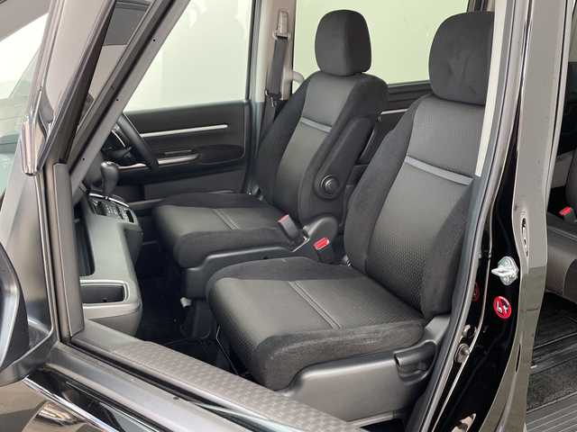 ホンダ ステップワゴン スパーダ ホンダセンシング 兵庫県 2018(平30)年 2.5万km プレミアムスパークルブラックパール ・純正ナビ/CD/DVD/TV/Bluetooth接続/・バックカメラ/・HONDA SENSING/・衝突軽減ブレーキ/・誤発進抑制機能/・歩行者事故低減ステアリング/・路外逸脱抑制機能/・アダプティブクルーズコントロール/・車線維持支援システム/・先行車発進お知らせ機能/・標識認識機能/・アイドリングストップ/・パドルシフト/・ステアリングスイッチ/・両側パワースライドドア/・前後ドライブレコーダー/・ビルトインETC/・LEDヘッドランプ/・スマートキー/・ドアミラーヒーター/・フロアマット/・純正16インチアルミホイール/・取扱説明書/・保証書/・スペアキー