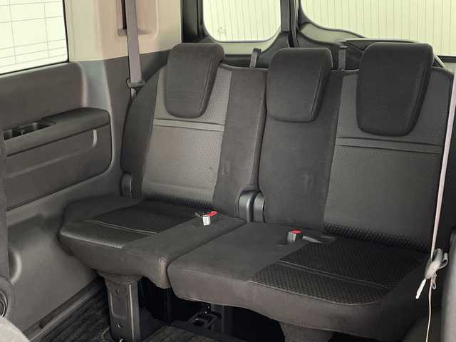 ホンダ ステップワゴン スパーダ ホンダセンシング 兵庫県 2018(平30)年 2.5万km プレミアムスパークルブラックパール ・純正ナビ/CD/DVD/TV/Bluetooth接続/・バックカメラ/・HONDA SENSING/・衝突軽減ブレーキ/・誤発進抑制機能/・歩行者事故低減ステアリング/・路外逸脱抑制機能/・アダプティブクルーズコントロール/・車線維持支援システム/・先行車発進お知らせ機能/・標識認識機能/・アイドリングストップ/・パドルシフト/・ステアリングスイッチ/・両側パワースライドドア/・前後ドライブレコーダー/・ビルトインETC/・LEDヘッドランプ/・スマートキー/・ドアミラーヒーター/・フロアマット/・純正16インチアルミホイール/・取扱説明書/・保証書/・スペアキー