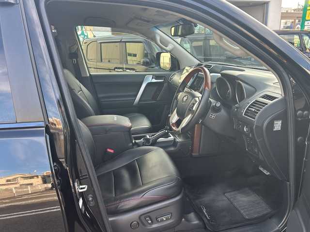 トヨタ ランドクルーザー プラド TX Lパッケージ 兵庫県 2014(平26)年 7.5万km ブラック 社外9型ナビ/CD/DVD/フルセグTV/Bluetooth/HDMI端子/バックカメラ/ETC/社外ジャオスフロントエアロ/社外レイズフルクロス17インチAW/（純正AWスタッドレス付4本積込）/社外エムクライムマフラー（純正積込）/LEDヘッドランプ（純正有）/後期テール仕様（純正有）/社外グリル（純正有）/社外シートカバー/社外エアクリーナー/社外フロアマット/他社外パーツ有（他純正パーツ有）/前後ドライブレコーダー（前360度）/ウッドコンビハンドル/前席シートヒーター/パワーシート/トノカバー/保証書/取説/スペアキー