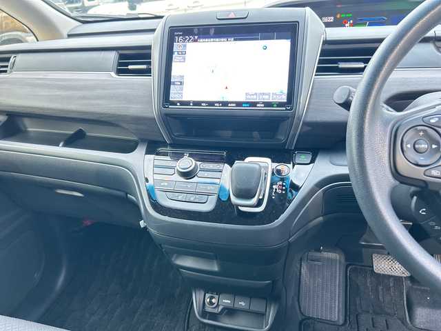 ホンダ フリード ハイブリット G ブラックスタイル 大阪府 2022(令4)年 1.7万km プラチナホワイトパール ９インチナビ　/フルセグ　/Ｂｌｕｅｔｏｏｔｈ　/バックカメラ　/両側パワースライドドア　/シートヒーター　/レーダークルーズコントロール　/前後ドライブレコーダー　/ＥＴＣ　/フロアーマット　/サイドバイザー