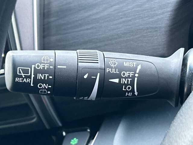 ホンダ フリード ハイブリット G ブラックスタイル 大阪府 2022(令4)年 1.7万km プラチナホワイトパール ９インチナビ　/フルセグ　/Ｂｌｕｅｔｏｏｔｈ　/バックカメラ　/両側パワースライドドア　/シートヒーター　/レーダークルーズコントロール　/前後ドライブレコーダー　/ＥＴＣ　/フロアーマット　/サイドバイザー