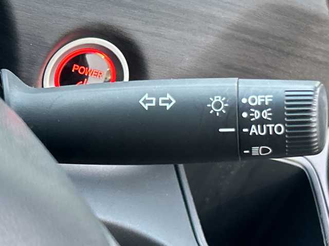 ホンダ フリード ハイブリット G ブラックスタイル 大阪府 2022(令4)年 1.7万km プラチナホワイトパール ９インチナビ　/フルセグ　/Ｂｌｕｅｔｏｏｔｈ　/バックカメラ　/両側パワースライドドア　/シートヒーター　/レーダークルーズコントロール　/前後ドライブレコーダー　/ＥＴＣ　/フロアーマット　/サイドバイザー