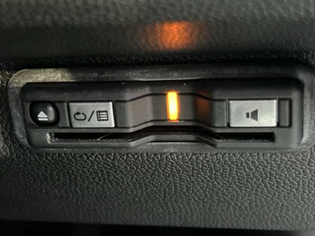 ホンダ フリード ハイブリット G ブラックスタイル 大阪府 2022(令4)年 1.7万km プラチナホワイトパール ９インチナビ　/フルセグ　/Ｂｌｕｅｔｏｏｔｈ　/バックカメラ　/両側パワースライドドア　/シートヒーター　/レーダークルーズコントロール　/前後ドライブレコーダー　/ＥＴＣ　/フロアーマット　/サイドバイザー