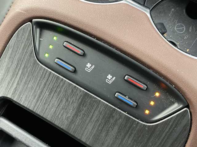 トヨタ ハリアー ハイブリッド Z レザーパッケージ 愛知県 2022(令4)年 2.5万km ブラック モデリスタ製フルエアロ/純正12.3インチナビ/(Bluetooth/USB/フルセグTV/FM/AM)/アラウンドビューモニター/JBLサウンドシステム/デジタルインナーミラー/ヘッドアップディスプレイ/トヨタセーフティセンス/・プリクラッシュセーフティ/・レーンキープアシスト/・オートマチックハイビーム/・ブラインドスポットモニター/・アダプティブクルーズコントロール/電動パーキングブレーキ/ブレーキホールド/ステアリングヒーター/レザーシート/前席シートヒーター/前席エアーシート/電動リアゲート/ビルトインETC2.0/スマートキー/プッシュスタート/LEDヘッドライト/オートライト/フロントフォグランプ/純正19インチアルミホイール/純正フロアマット/革巻きステアリング/横滑り防止装置