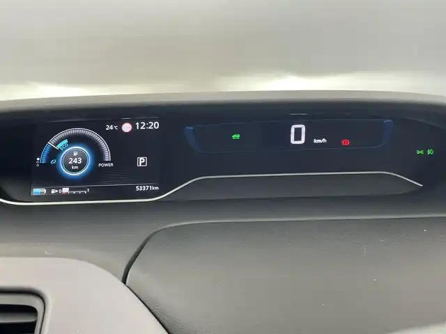 日産 セレナ e－パワー ハイウェイスター V 埼玉県 2020(令2)年 5.4万km ダークメタルグレー 純正９型ナビ　フリップダウンモニター　アラウンドビューモニター　両側パワースライドドア　BSM　ＬＥＤライト　ドライブレコーダー　ビルトインＥＴＣ　クルーズコントロール　純正アルミ　純正フロアマット　地デジＴＶ　スマートキー　オートライト