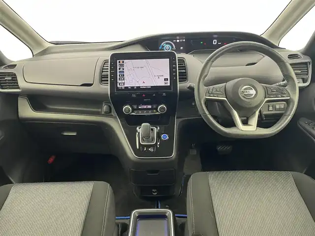 日産 セレナ e－パワー ハイウェイスター V 埼玉県 2020(令2)年 5.4万km ダークメタルグレー 純正９型ナビ　フリップダウンモニター　アラウンドビューモニター　両側パワースライドドア　BSM　ＬＥＤライト　ドライブレコーダー　ビルトインＥＴＣ　クルーズコントロール　純正アルミ　純正フロアマット　地デジＴＶ　スマートキー　オートライト