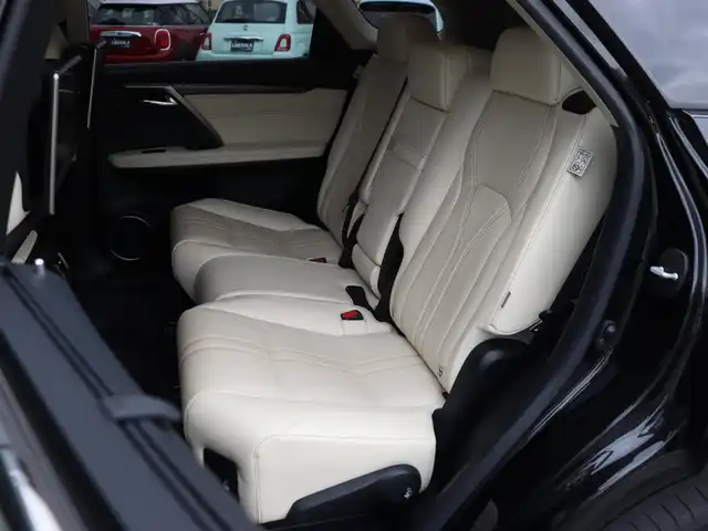 レクサス ＲＸ 450hL 長野県 2021(令3)年 3.5万km グラファイトブラックガラスフレーク ワンオーナー/サンルーフ/純正ナビ/（AF/FM/CD/DVD/SD/サウンドライブラリ/Bluetooth/フルセグTV）/衝突軽減/横滑り防止/レーンキープ/オートホールド/クルーズコントロール追従あり/ヘッドアップディスプレイ/オートライト/オートマチックハイビーム/フォグランプ/パワーバックドア/ハンドルヒーター/パドルシフト/ハンズフリー/シートメモリー/パワーシート（運転席/助手席）/ヒートシーター（運転席/助手席）/クーラーシート（運転席/助手席）/アラウンドビューバックモニター/後部座席モニター×2/ドライブレコーダー（前後）/ビルドインETC/純正フロアマット/純正アルミホイール/プッシュスタート/LEDライト/ルーフレール/保証書/取扱説明書