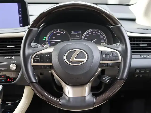 レクサス ＲＸ 450hL 長野県 2021(令3)年 3.5万km グラファイトブラックガラスフレーク ワンオーナー/サンルーフ/純正ナビ/（AF/FM/CD/DVD/SD/サウンドライブラリ/Bluetooth/フルセグTV）/衝突軽減/横滑り防止/レーンキープ/オートホールド/クルーズコントロール追従あり/ヘッドアップディスプレイ/オートライト/オートマチックハイビーム/フォグランプ/パワーバックドア/ハンドルヒーター/パドルシフト/ハンズフリー/シートメモリー/パワーシート（運転席/助手席）/ヒートシーター（運転席/助手席）/クーラーシート（運転席/助手席）/アラウンドビューバックモニター/後部座席モニター×2/ドライブレコーダー（前後）/ビルドインETC/純正フロアマット/純正アルミホイール/プッシュスタート/LEDライト/ルーフレール/保証書/取扱説明書