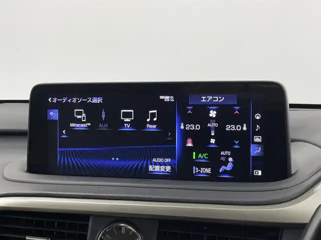 レクサス ＲＸ 450hL 埼玉県 2021(令3)年 3.5万km グラファイトブラックガラスフレーク サンルーフ/純正ナビ/（AF/FM/CD/DVD/SD/サウンドライブラリ/Bluetooth/フルセグTV）/衝突軽減/横滑り防止/レーンキープ/オートホールド/クルーズコントロール追従あり/ヘッドアップディスプレイ/オートライト/オートマチックハイビーム/フォグランプ/パワーバックドア/ハンドルヒーター/パドルシフト/ハンズフリー/シートメモリー/パワーシート/ヒートシーター/ベンチレーション/アラウンドビューバックモニター/後部座席モニター×2/ドライブレコーダー（前後）/ビルドインETC/純正フロアマット/純正アルミホイール/プッシュスタート/LEDライト/ルーフレール/保証書/取扱説明書
