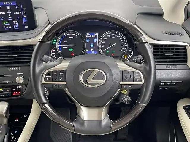 レクサス ＲＸ 450hL 埼玉県 2021(令3)年 3.5万km グラファイトブラックガラスフレーク サンルーフ/純正ナビ/（AF/FM/CD/DVD/SD/サウンドライブラリ/Bluetooth/フルセグTV）/衝突軽減/横滑り防止/レーンキープ/オートホールド/クルーズコントロール追従あり/ヘッドアップディスプレイ/オートライト/オートマチックハイビーム/フォグランプ/パワーバックドア/ハンドルヒーター/パドルシフト/ハンズフリー/シートメモリー/パワーシート/ヒートシーター/ベンチレーション/アラウンドビューバックモニター/後部座席モニター×2/ドライブレコーダー（前後）/ビルドインETC/純正フロアマット/純正アルミホイール/プッシュスタート/LEDライト/ルーフレール/保証書/取扱説明書