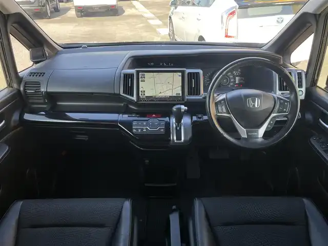 ホンダ ステップワゴン スパーダ Z クールスピリット 佐賀県 2013(平25)年 9.9万km プレミアムスパークルブラックパール (株)IDOMが運営する【じしゃロン佐賀店】の自社ローン専用車両になります。こちらは現金またはオートローンご利用時の価格です。自社ローンご希望の方は別途その旨お申付け下さい/純正メモリナビ/フルセグテレビ/バックカメラ/ビルトインETC/両側パワースライドドア/アイドリングストップ/クルーズコントロール/パドルシフト/横滑り防止/ハーフレザーシート/オートライト/HIDヘッドライト/フォグライト/純正フロアマット/社外アルミホイール