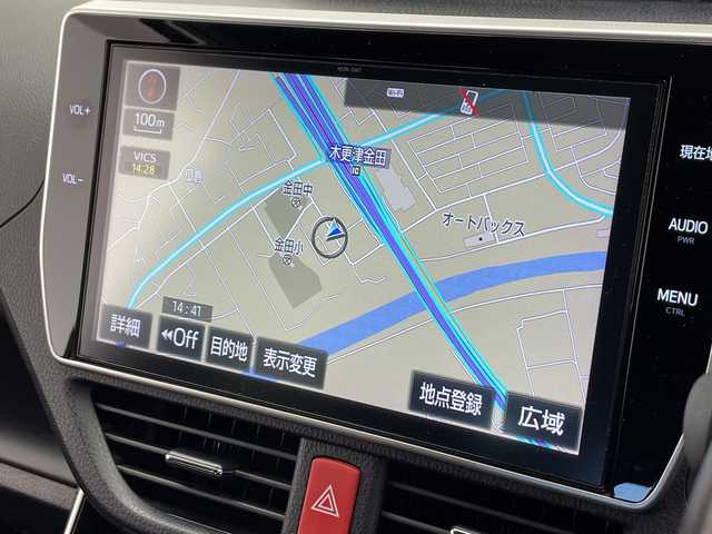 トヨタ ヴォクシー ZS 煌 千葉県 2018(平30)年 6万km ホワイトパールクリスタルシャイン 衝突軽減ブレーキ/純正１０インチＳＤナビ　/（フルセグ/Bluetooth/CD/DVD/FM/AM）/レーンキープアシスト　/オートハイビーム　/横滑り防止装置　/バックカメラ　/両側パワースライドドア　/クルーズコントロール　/ＬＥＤオートライト　/ＥＴＣ/スマートキー/電動格納ミラー